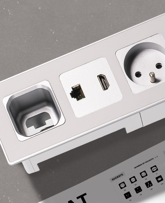 FLAT L with 1 socket , 1 modul, 1 cable PASS-THRU, integrated USB-C/A charging and wireless charging Qi