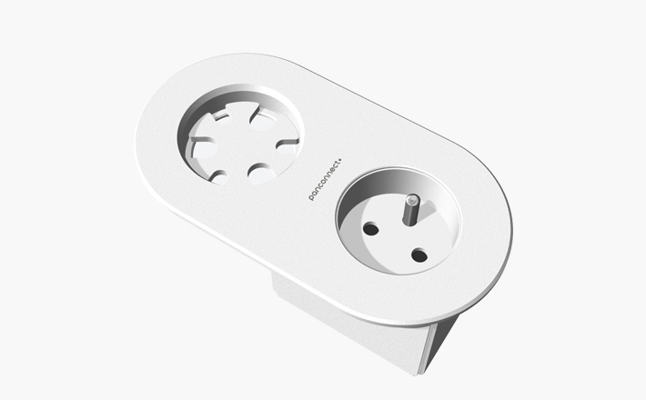 CARIQ XS with a cable grommet and a socket.