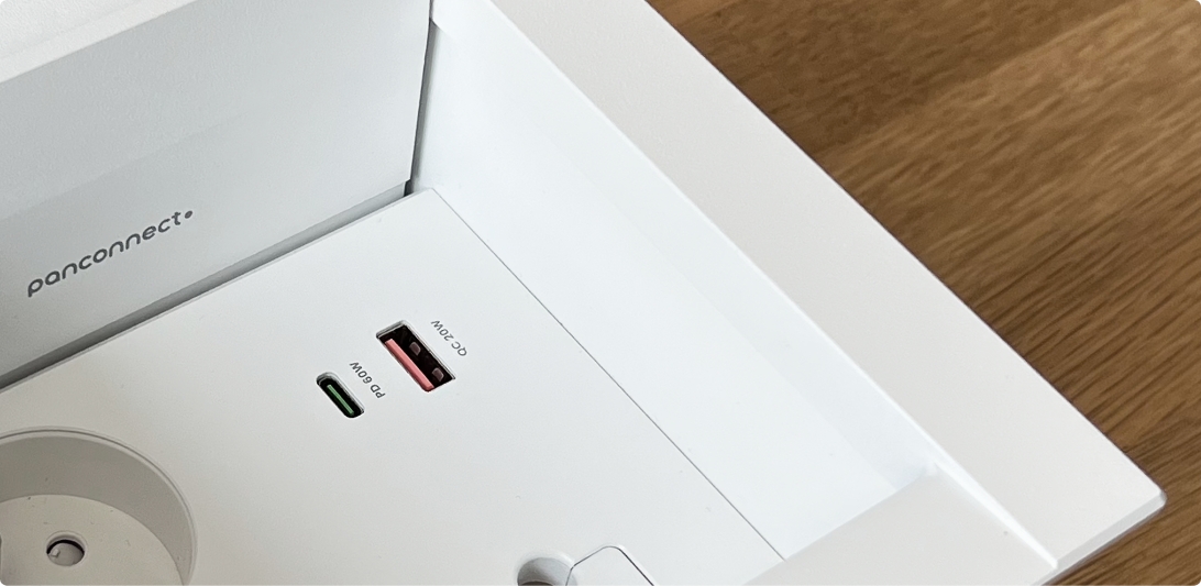 EDGE with flexible or fixed mount with holder for 2 different table heights.