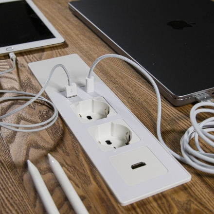 FLAT L with 2 sockets, 1 modules and USB-C/A charging